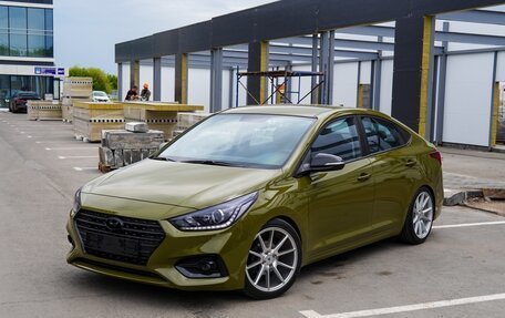 Hyundai Solaris II рестайлинг, 2017 год, 1 300 000 рублей, 1 фотография