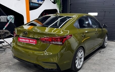 Hyundai Solaris II рестайлинг, 2017 год, 1 300 000 рублей, 13 фотография