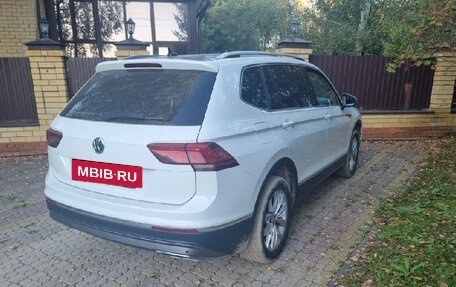 Volkswagen Tiguan II, 2019 год, 2 000 000 рублей, 4 фотография