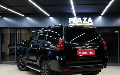 Toyota Land Cruiser Prado 150 рестайлинг 2, 2018 год, 4 900 000 рублей, 3 фотография