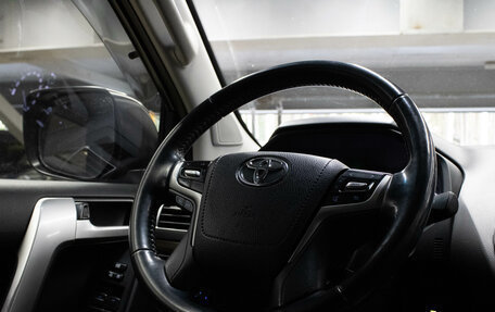 Toyota Land Cruiser Prado 150 рестайлинг 2, 2018 год, 4 900 000 рублей, 8 фотография