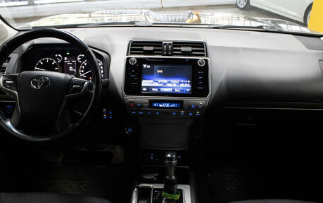 Toyota Land Cruiser Prado 150 рестайлинг 2, 2018 год, 4 900 000 рублей, 10 фотография