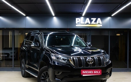 Toyota Land Cruiser Prado 150 рестайлинг 2, 2018 год, 4 900 000 рублей, 2 фотография