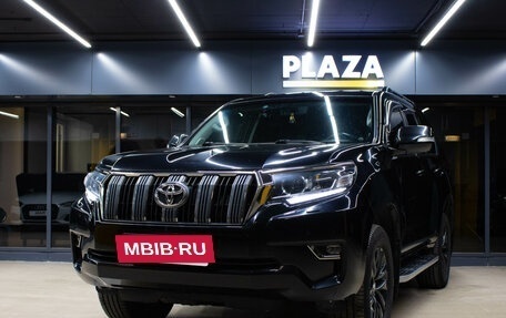 Toyota Land Cruiser Prado 150 рестайлинг 2, 2018 год, 4 900 000 рублей, 5 фотография