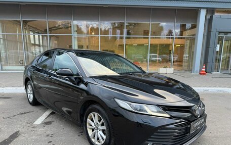 Toyota Camry, 2019 год, 2 615 000 рублей, 3 фотография