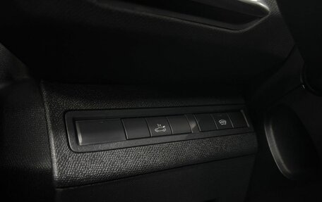 Peugeot 3008 II, 2017 год, 1 763 000 рублей, 19 фотография