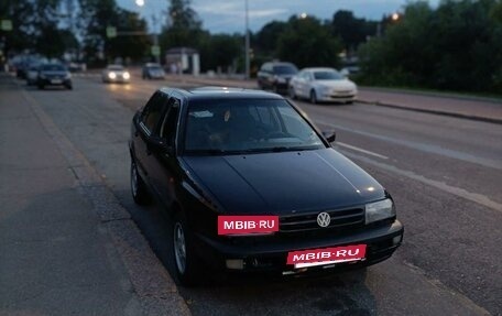 Volkswagen Vento, 1995 год, 260 000 рублей, 2 фотография