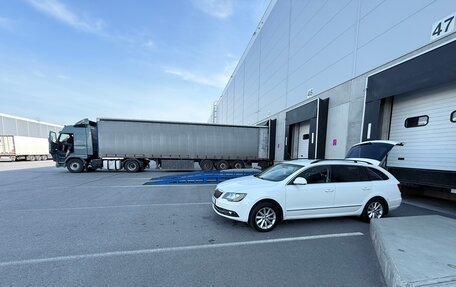 Skoda Superb III рестайлинг, 2013 год, 1 399 000 рублей, 2 фотография