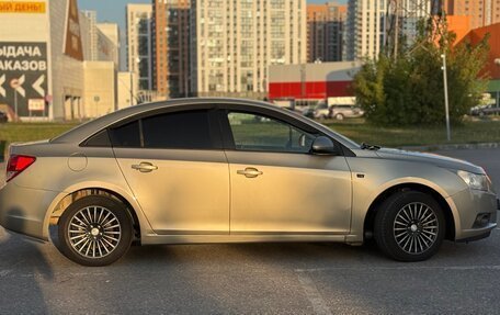 Chevrolet Cruze II, 2010 год, 535 000 рублей, 8 фотография