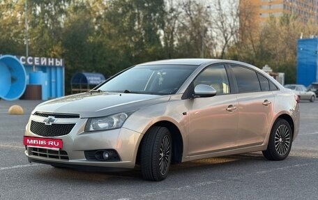 Chevrolet Cruze II, 2010 год, 535 000 рублей, 3 фотография