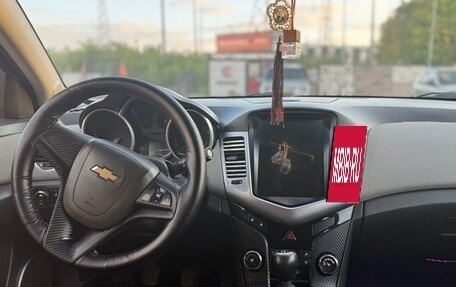 Chevrolet Cruze II, 2010 год, 535 000 рублей, 10 фотография