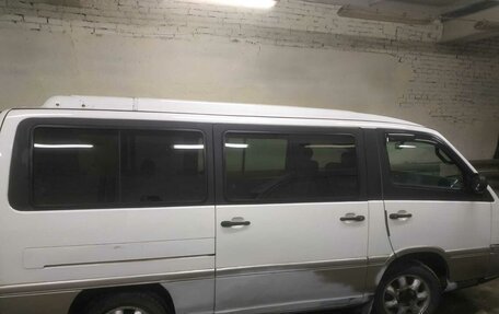 SsangYong Istana, 2000 год, 300 000 рублей, 3 фотография