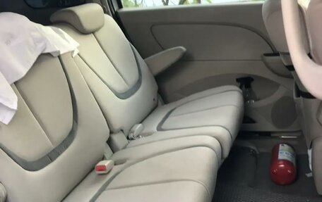 Mazda Biante, 2010 год, 1 000 000 рублей, 5 фотография