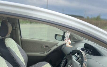 Toyota Vitz, 2009 год, 600 000 рублей, 3 фотография