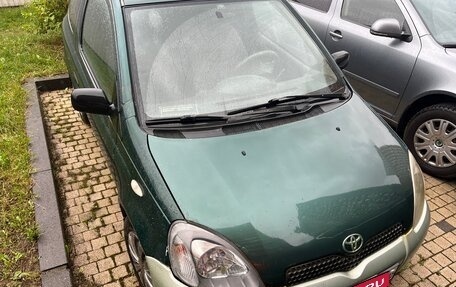 Toyota Yaris I рестайлинг, 2000 год, 270 000 рублей, 1 фотография