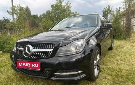 Mercedes-Benz C-Класс, 2011 год, 1 600 000 рублей, 1 фотография