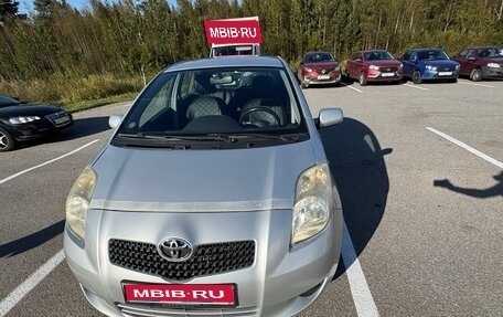 Toyota Yaris III рестайлинг, 2007 год, 515 000 рублей, 1 фотография
