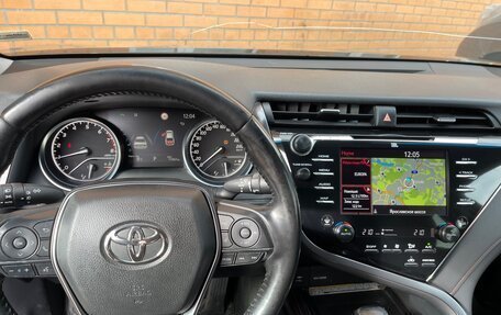 Toyota Camry, 2021 год, 1 850 000 рублей, 8 фотография