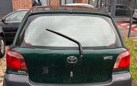 Toyota Yaris I рестайлинг, 2000 год, 270 000 рублей, 3 фотография