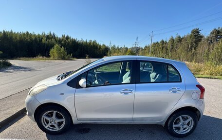 Toyota Yaris III рестайлинг, 2007 год, 515 000 рублей, 2 фотография