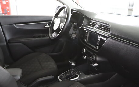 KIA Rio IV, 2018 год, 1 329 990 рублей, 10 фотография