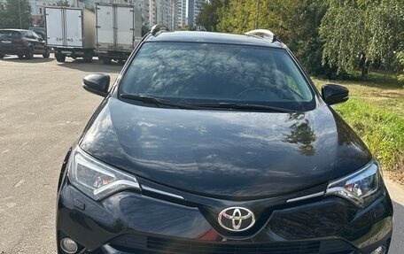 Toyota RAV4, 2019 год, 2 450 000 рублей, 2 фотография
