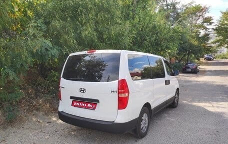 Hyundai H-1 II рестайлинг, 2013 год, 2 000 000 рублей, 1 фотография
