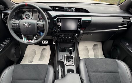 Toyota Hilux VIII, 2025 год, 7 800 000 рублей, 10 фотография