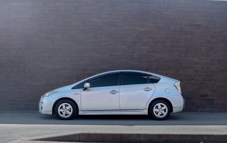 Toyota Prius, 2011 год, 1 400 000 рублей, 3 фотография