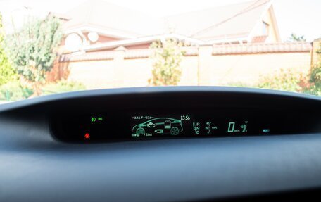 Toyota Prius, 2011 год, 1 400 000 рублей, 24 фотография