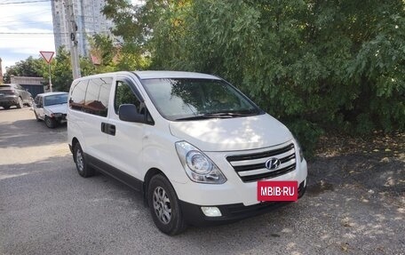 Hyundai H-1 II рестайлинг, 2013 год, 2 000 000 рублей, 3 фотография