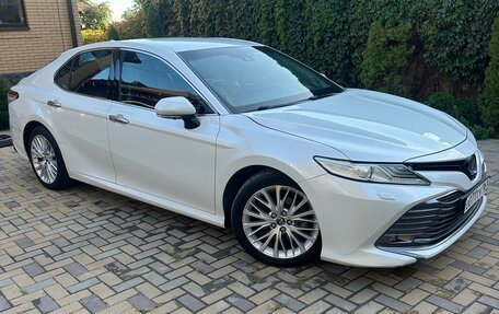Toyota Camry, 2018 год, 2 850 000 рублей, 2 фотография