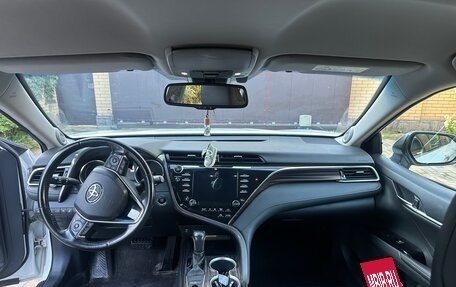 Toyota Camry, 2018 год, 2 850 000 рублей, 11 фотография