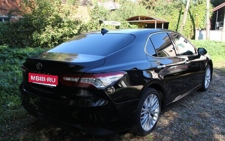 Toyota Camry, 2019 год, 2 350 000 рублей, 6 фотография