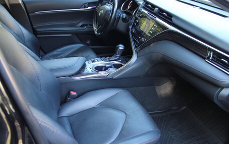 Toyota Camry, 2019 год, 2 350 000 рублей, 11 фотография