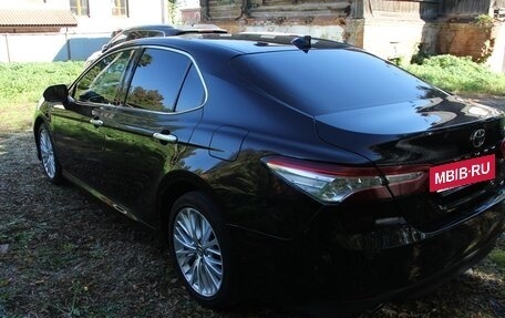 Toyota Camry, 2019 год, 2 350 000 рублей, 8 фотография
