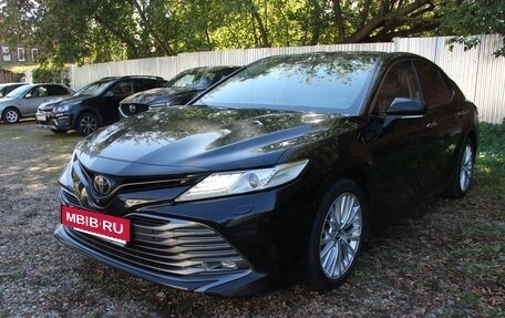 Toyota Camry, 2019 год, 2 350 000 рублей, 2 фотография