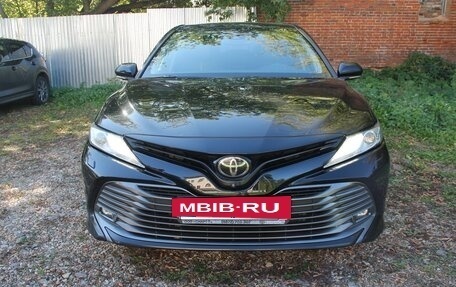 Toyota Camry, 2019 год, 2 350 000 рублей, 3 фотография