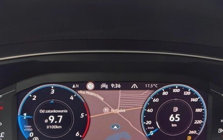 Volkswagen Tiguan II, 2021 год, 2 600 000 рублей, 13 фотография