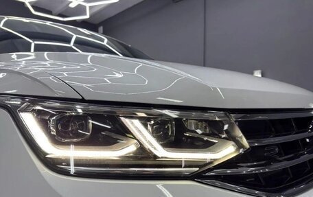 Volkswagen Tiguan II, 2021 год, 2 600 000 рублей, 8 фотография