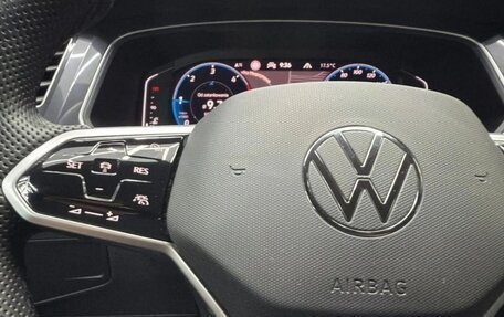 Volkswagen Tiguan II, 2021 год, 2 600 000 рублей, 14 фотография