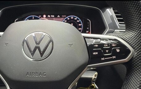 Volkswagen Tiguan II, 2021 год, 2 600 000 рублей, 15 фотография