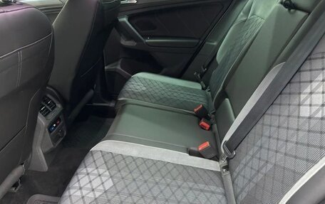 Volkswagen Tiguan II, 2021 год, 2 600 000 рублей, 22 фотография