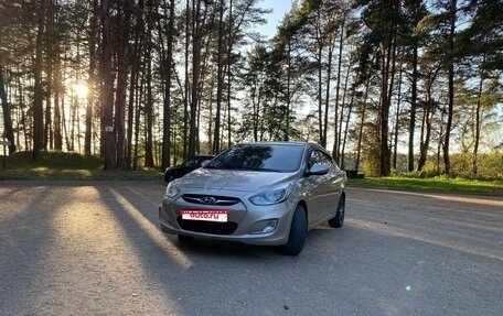Hyundai Solaris II рестайлинг, 2012 год, 820 000 рублей, 1 фотография