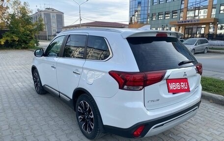 Mitsubishi Outlander III рестайлинг 3, 2020 год, 2 650 000 рублей, 1 фотография