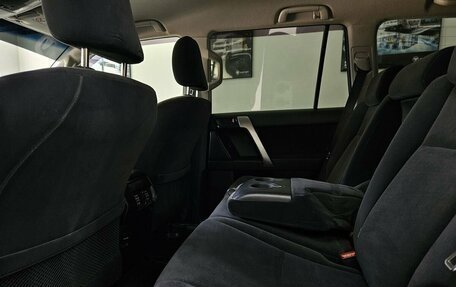Toyota Land Cruiser Prado 150 рестайлинг 2, 2013 год, 3 390 000 рублей, 12 фотография