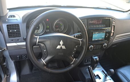 Mitsubishi Pajero IV, 2010 год, 1 590 000 рублей, 3 фотография