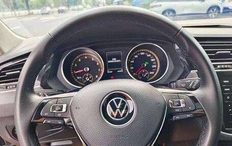 Volkswagen Tiguan II, 2021 год, 1 890 000 рублей, 9 фотография