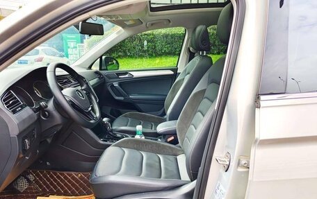 Volkswagen Tiguan II, 2021 год, 1 890 000 рублей, 15 фотография