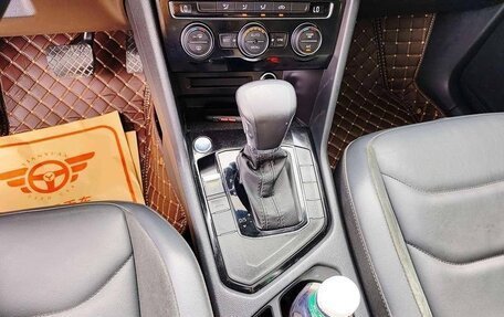 Volkswagen Tiguan II, 2021 год, 1 890 000 рублей, 10 фотография